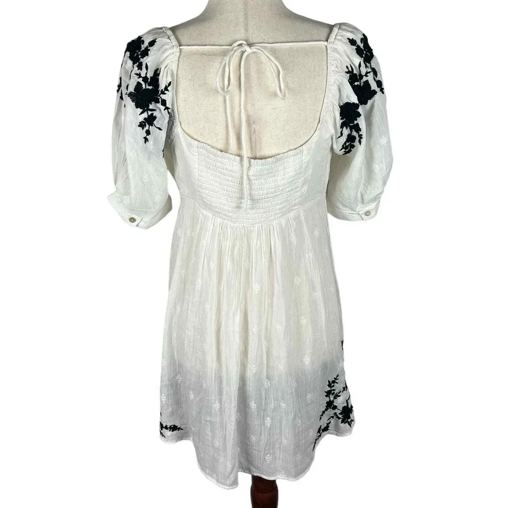 Free People Embroidered Square Neck Peasant Top White Black Size S, NWT